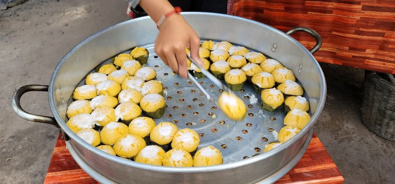 Alt: Bánh bò thốt nốt vàng ươm, thơm ngon