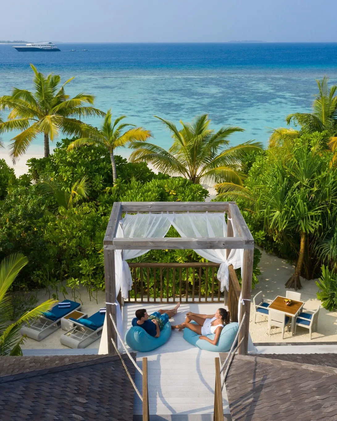 alt Biệt thự trên mặt nước tại Movenpick Kuredhivaru Maldives