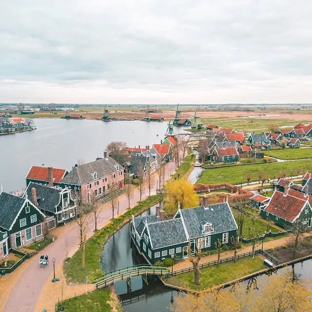 Alt: Cối xay gió tại làng Zaanse Schans