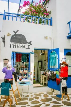 alt: Khu mua sắm tại Santorini Park