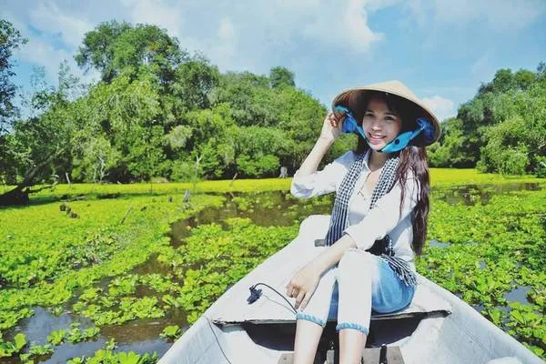 alt: Rừng tràm Trà Sư mùa nước nổi