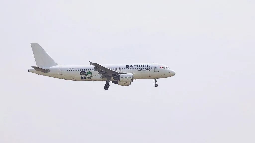 alt text: Banner khuyến mãi vé máy bay Bamboo Airways mừng Tết Giáp Thìn