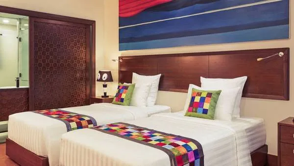 alt text: Bể bơi riêng tại Mercure Phú Quốc Resort &amp; Villas