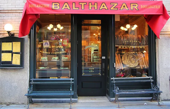 alt text: Bữa ăn tại nhà hàng sang trọng ở New York