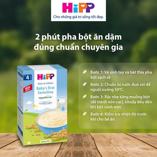 alt text: Cách pha bột ăn dặm Hipp với nước ấm