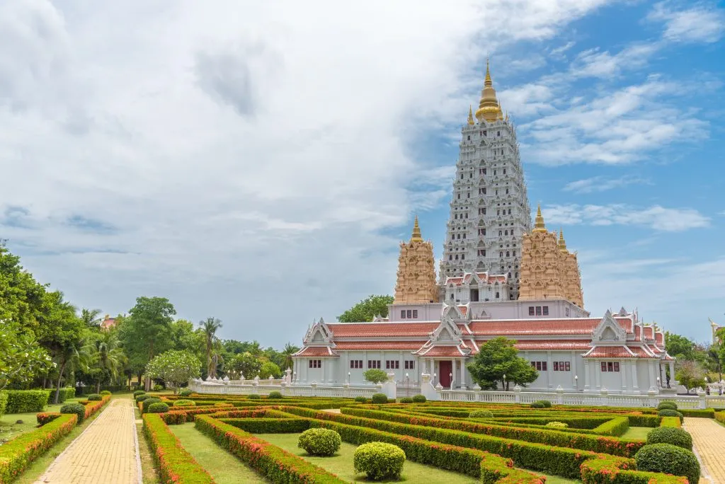 Alt text: Chùa sáp Wat Yansangwararam
