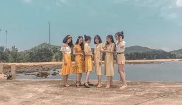 alt text: Đảo Cái Chiên hoang sơ, Quảng Ninh