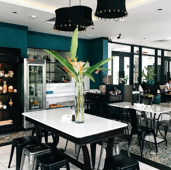 Alt text: Dịch vụ ngâm chân thảo dược tại Maison Vy Hội An