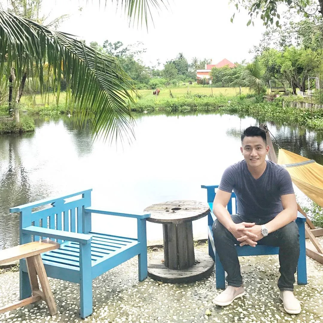 alt text: Du khách thư giãn tại Lagi Farmstay