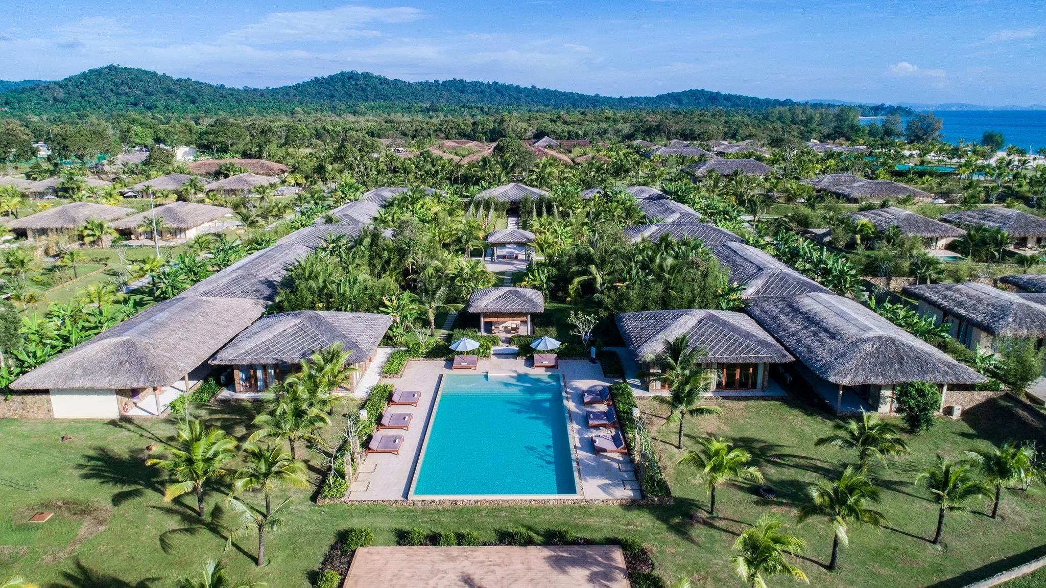 alt text: Fusion Resort Phú Quốc với biệt thự có hồ bơi riêng