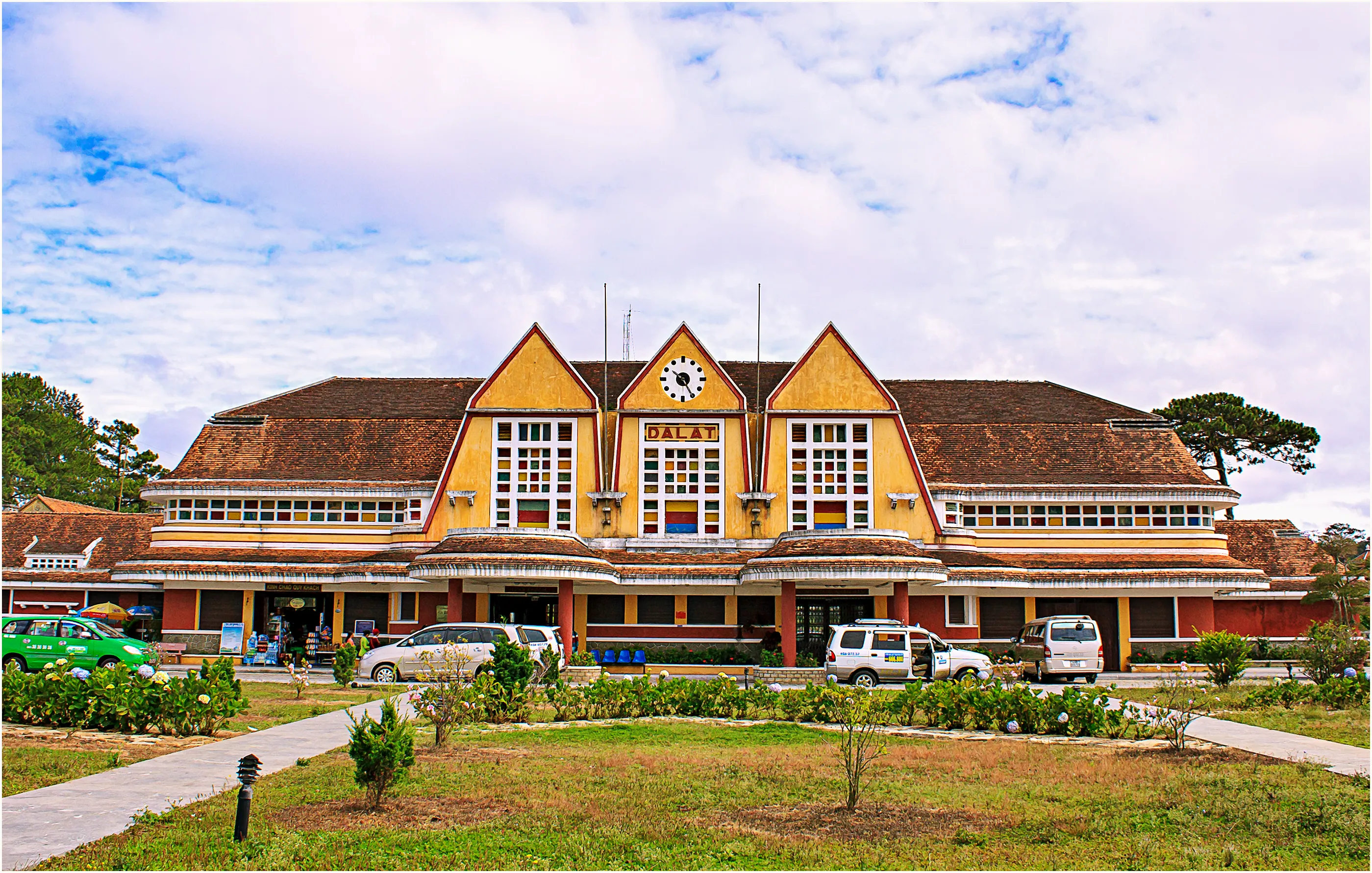 alt text: Ga Đà Lạt