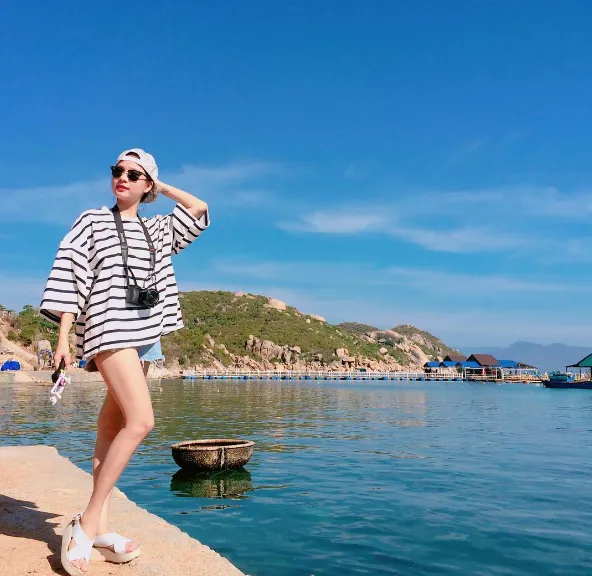 alt text: Ghế bố cho thuê tại Bãi Nồm, Bình Ba