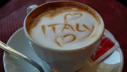alt text: Hình ảnh một tách Cappuccino tại Ý