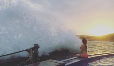 alt text: Hồ bơi nước mặn Rock Water Bay