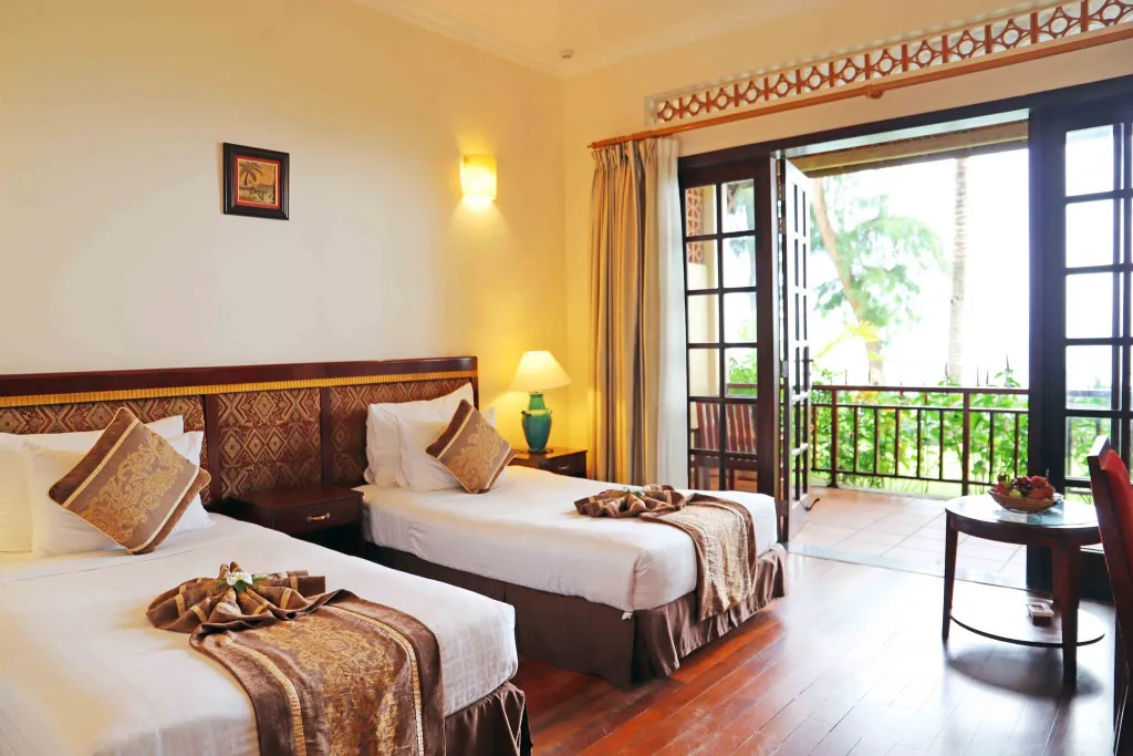 Alt text: Hồ bơi tại Sunny Beach Resort &amp; Spa Phan Thiết