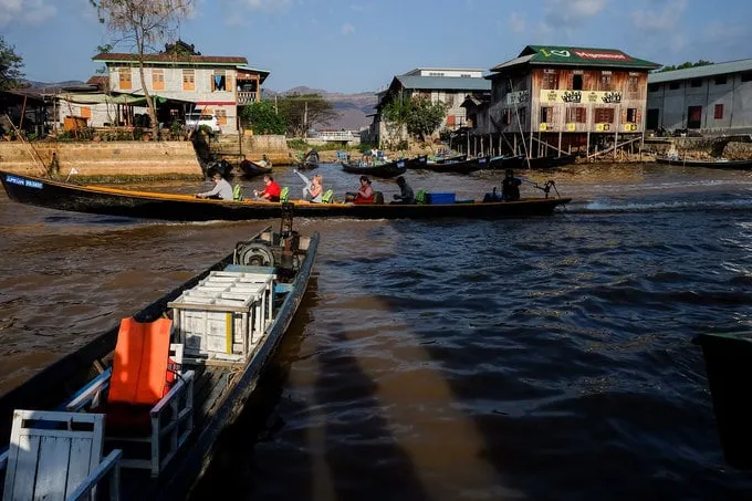 alt text: Hồ Inle - địa điểm du lịch nổi tiếng ở Myanmar