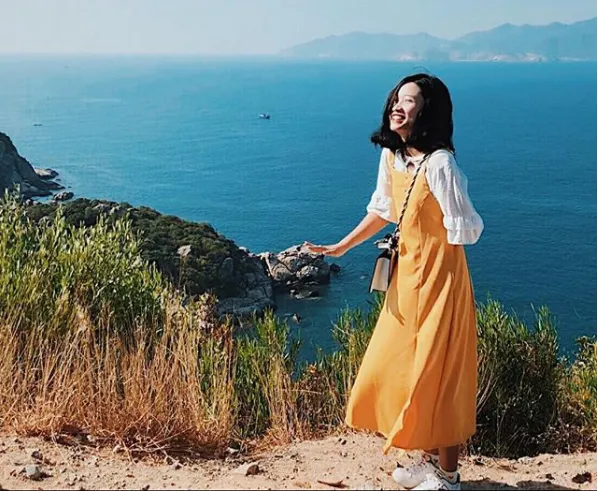 alt text: Hòn Rùa nhìn từ xa, Bình Ba