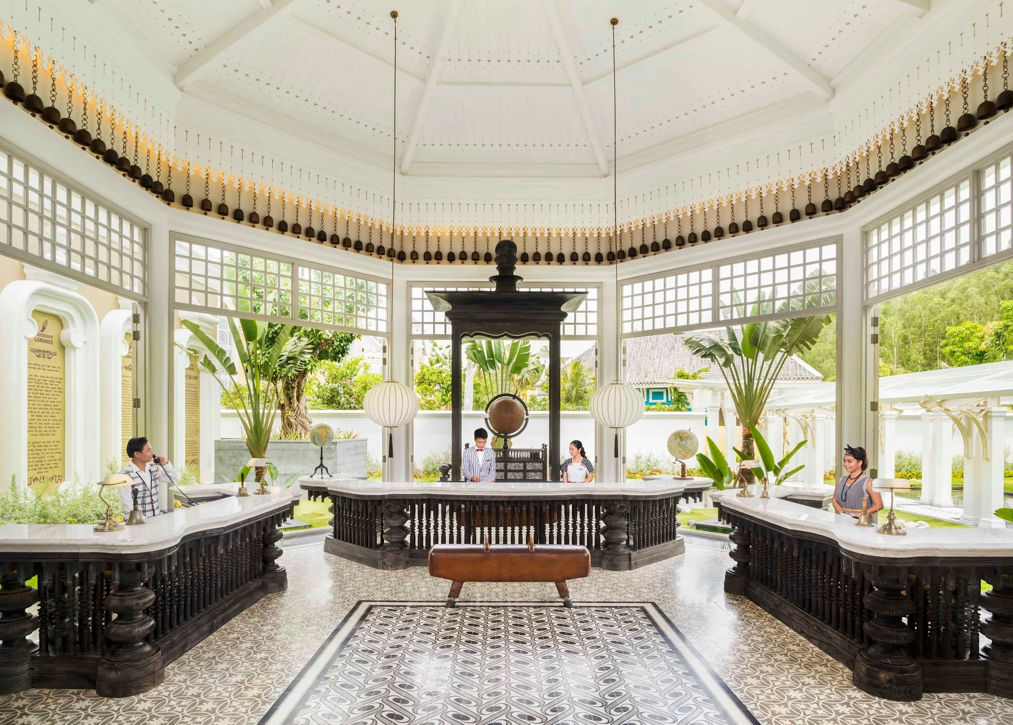 alt text: JW Marriott Phú Quốc Emerald Bay Resort &amp; Spa với kiến trúc độc đáo