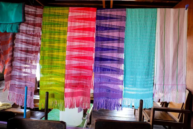 alt text: Khăn dệt thủ công của người Kayan