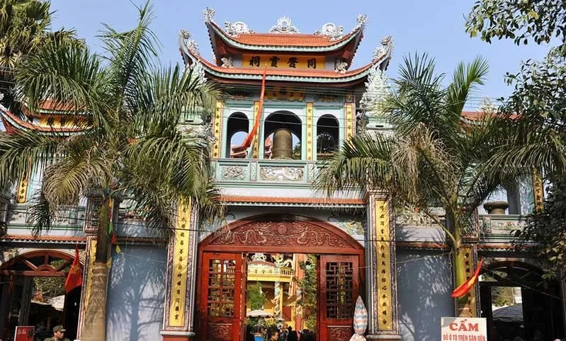alt text: Kiến trúc độc đáo của Đền Mẫu Đồng Đăng