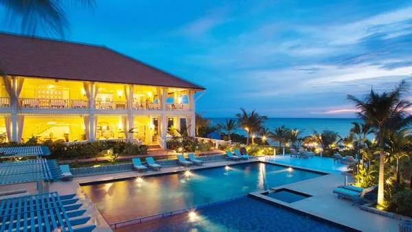 alt text: Kiến trúc Pháp tại La Veranda Resort Phú Quốc