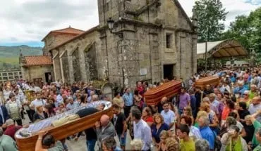 alt text: Lễ hội Santa Marta de Ribarteme ở Tây Ban Nha