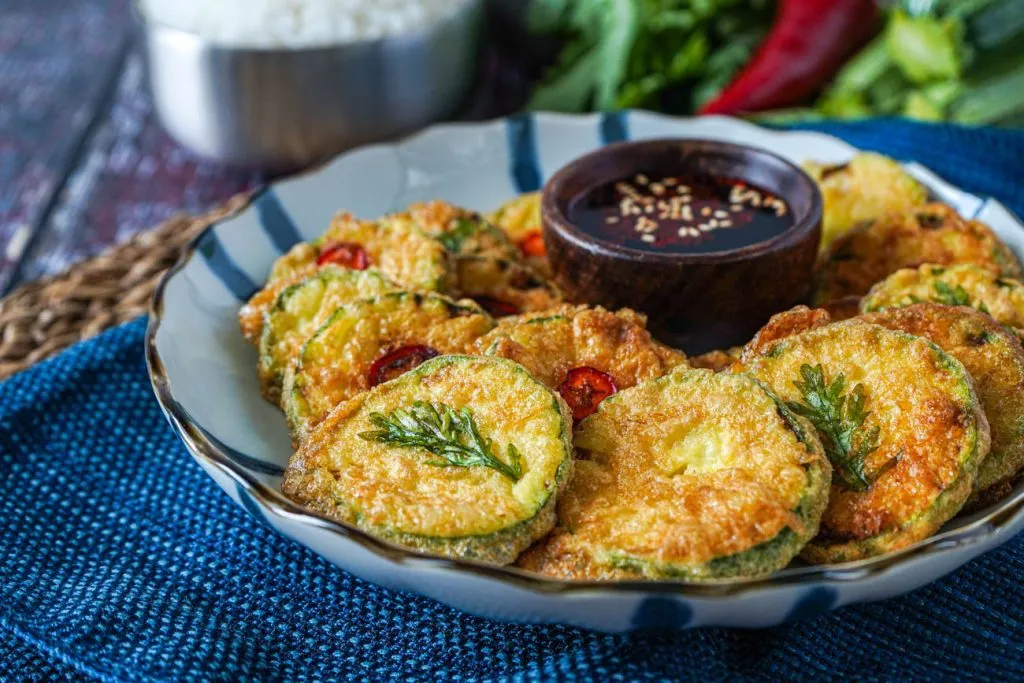 alt text: Món bánh Jeon - các loại rau củ chiên giòn