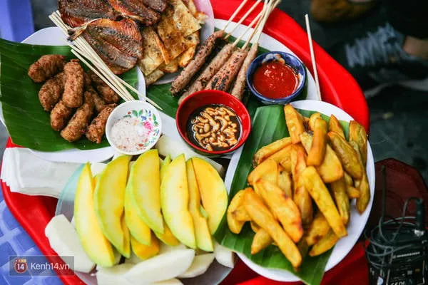 alt text: Nem nướng thơm phức hấp dẫn