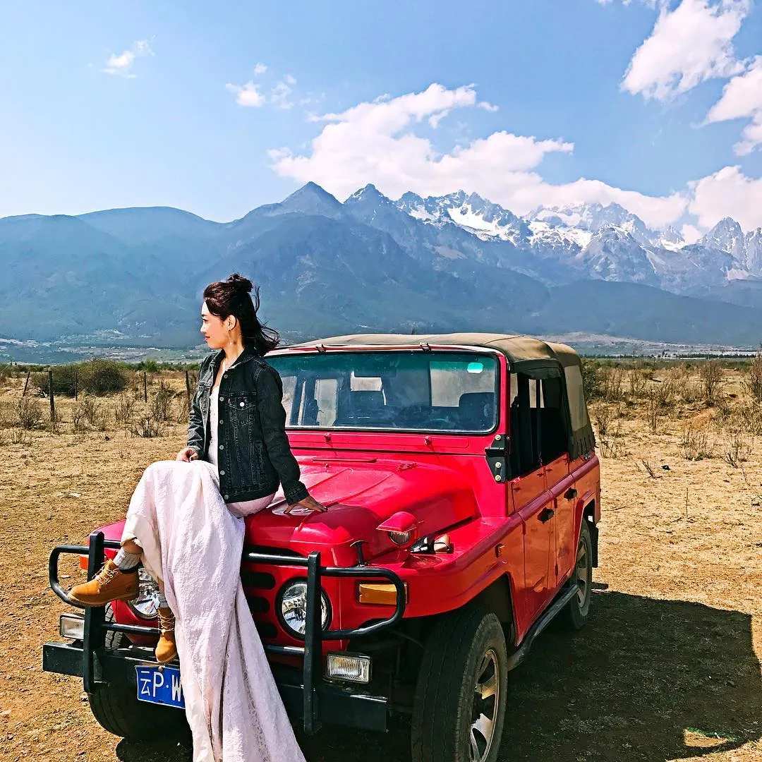 alt text: Núi tuyết Ngọc Long