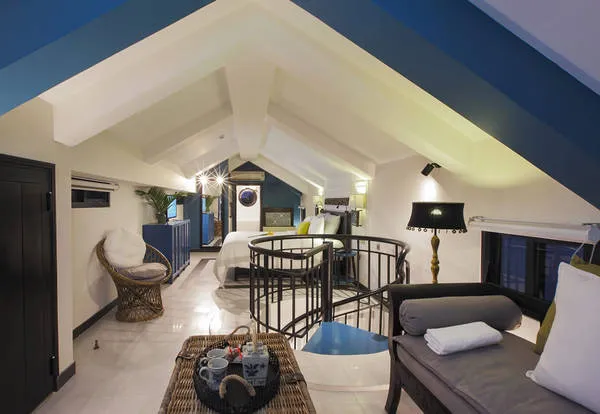 Alt text: Phòng ngủ sang trọng tại khách sạn Maison Vy Hội An