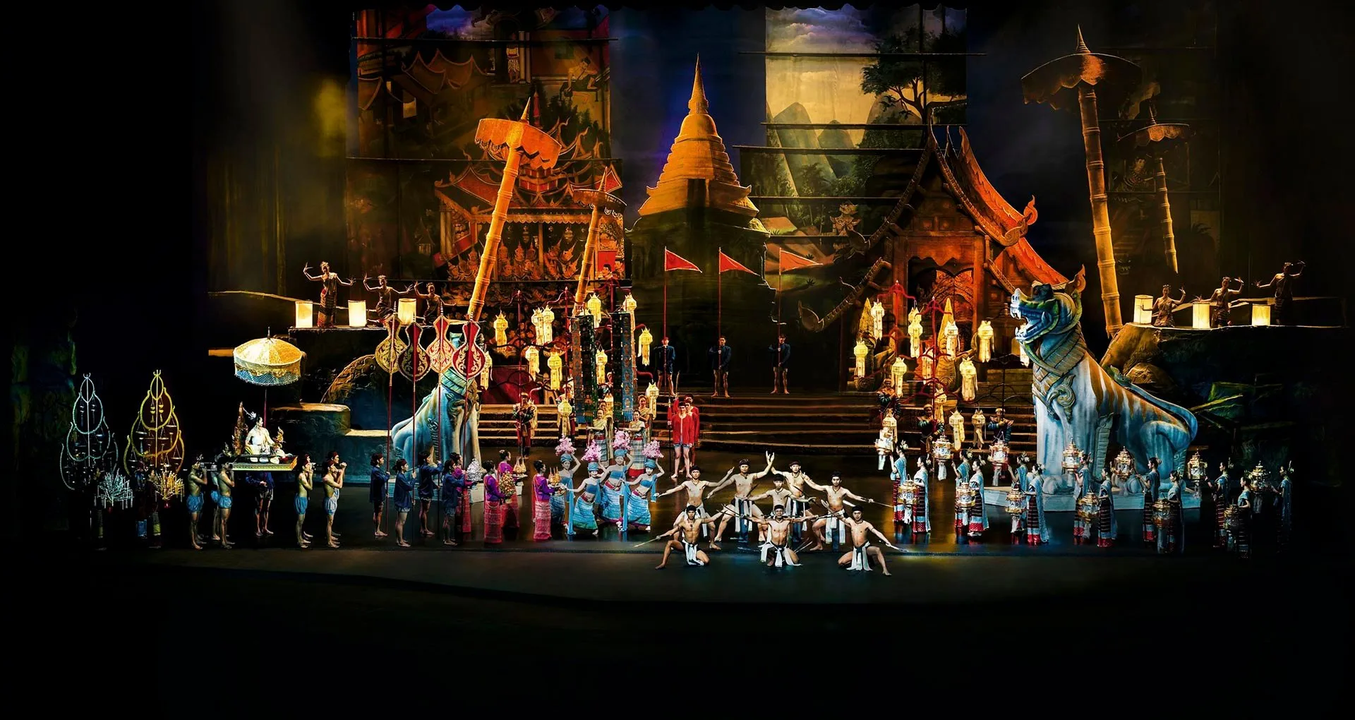 Alt text: Sân khấu hoành tráng của show diễn Siam Niramit