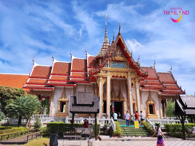 Alt text: Toàn cảnh chùa Chalong ở Phuket
