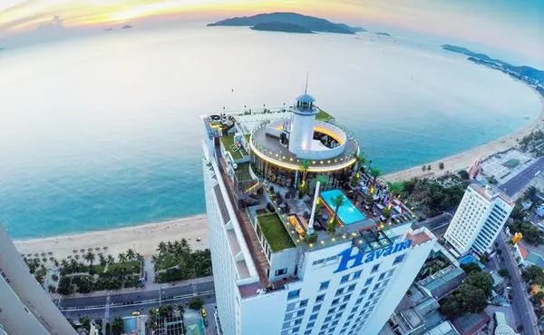 alt text: Toàn cảnh thành phố biển Nha Trang