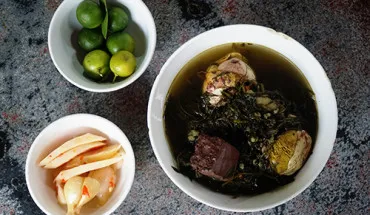 alt text:  Trứng vịt lộn hầm lá ngải cứu, đặc sản Hạ Long