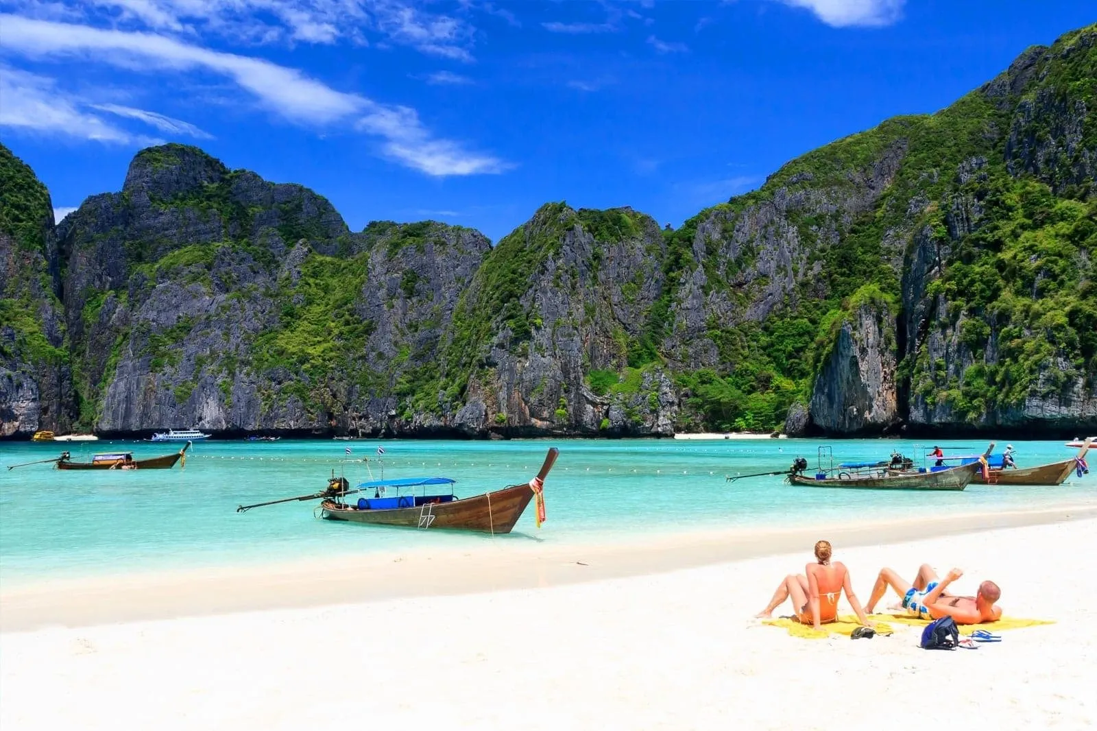 Alt text: Vịnh Maya trên đảo Koh Phi Phi