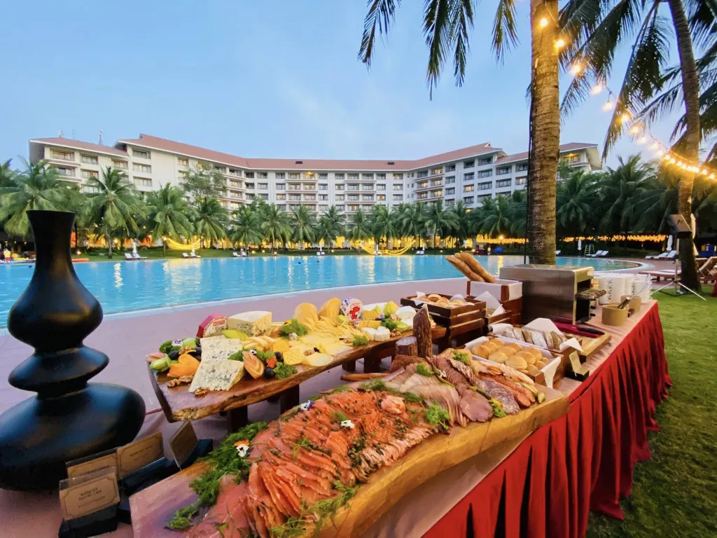 alt text: Vinpearl Resort &amp; Spa Phú Quốc với kiến trúc Á Đông