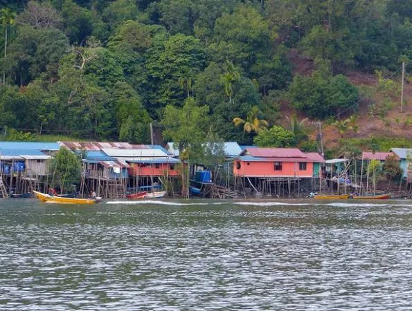 alt: Thành phố Kuching trên đảo Borneo, Malaysia