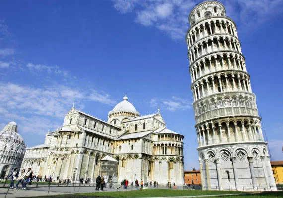 Alt: Tháp nghiêng Pisa