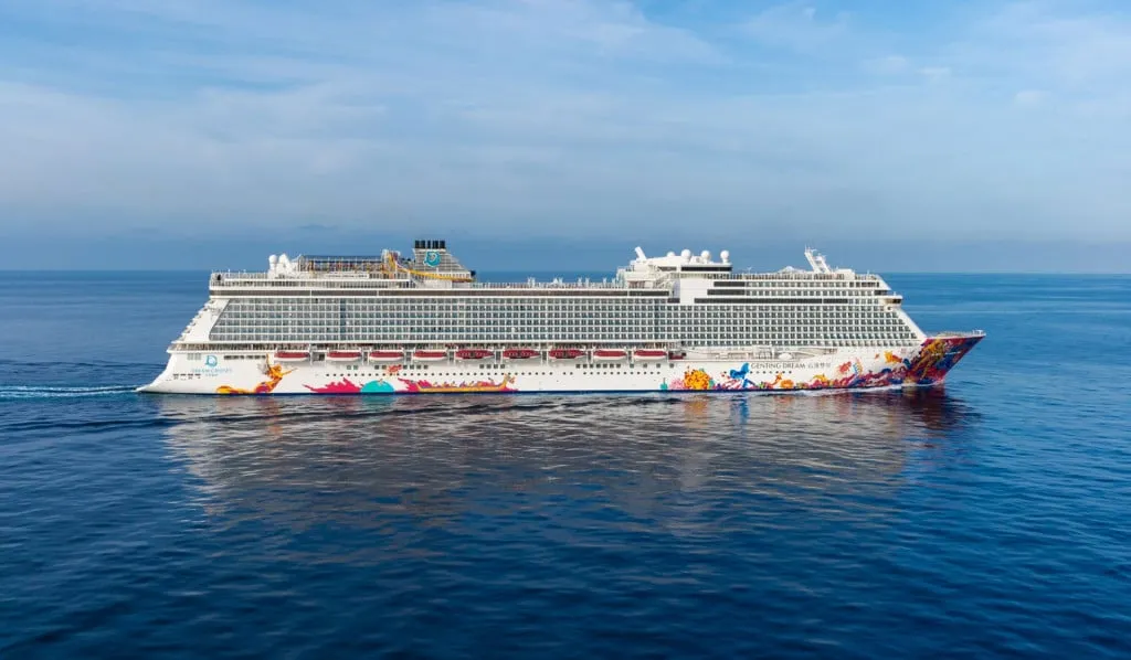 alt=Du thuyền Genting Dream sang trọng