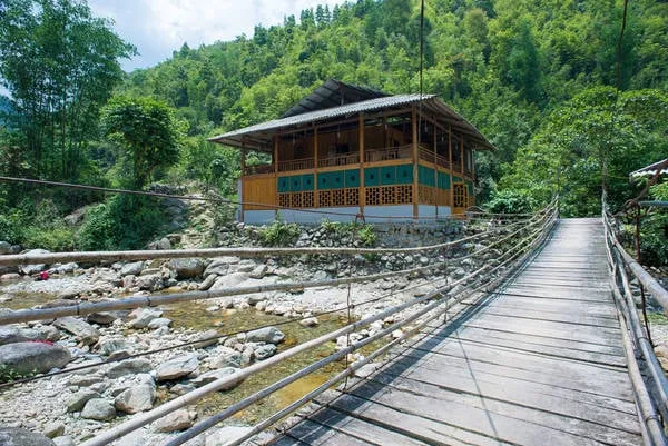 alt=&quot;Nam Cang Riverside Lodge bên dòng suối thơ mộng&quot;