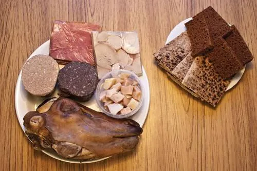 Ẩm thực Iceland: Cá mập lên men, đầu cừu và dồi cừu