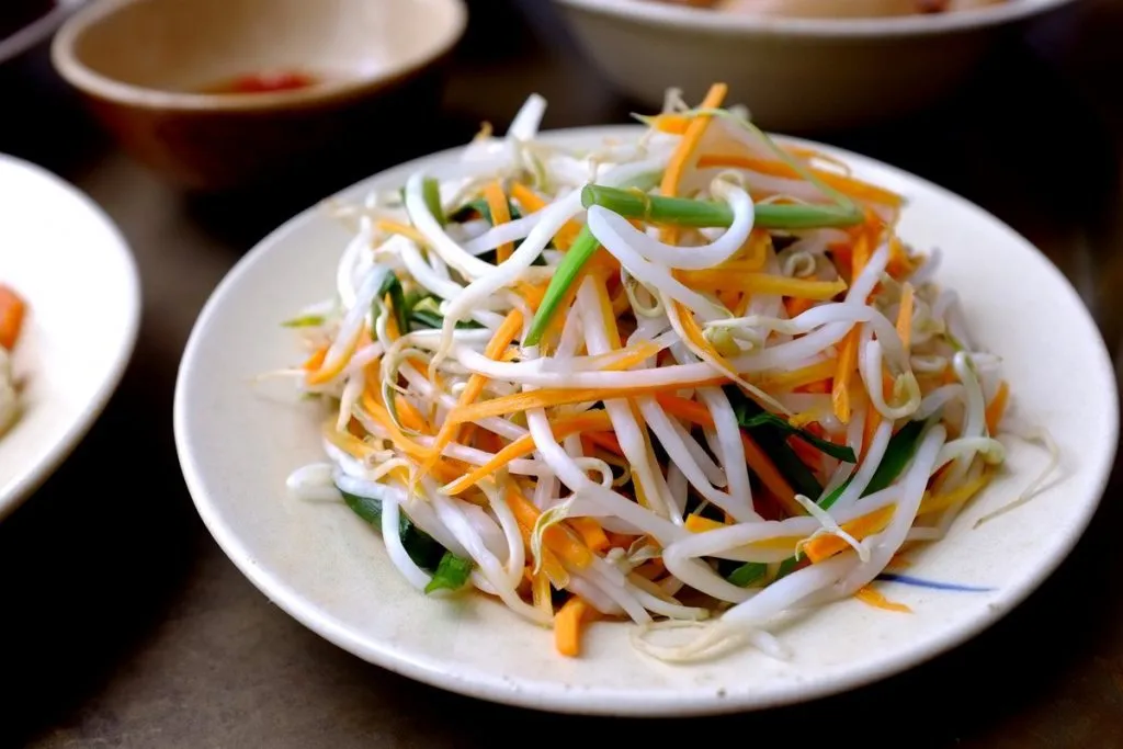 Mâm Cơm Ngày Tết Miền Tây: Hương Vị Sông Nước Đậm Đà 8 am thuc tet mien tay ivivu 9