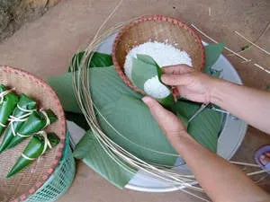 Ẩm thực Thái Nguyên - bánh Cooc Mò của người Tày, Nùng