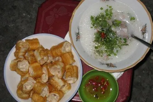 Ăn khuya ở Sài Gòn - Khu chợ Tân Định