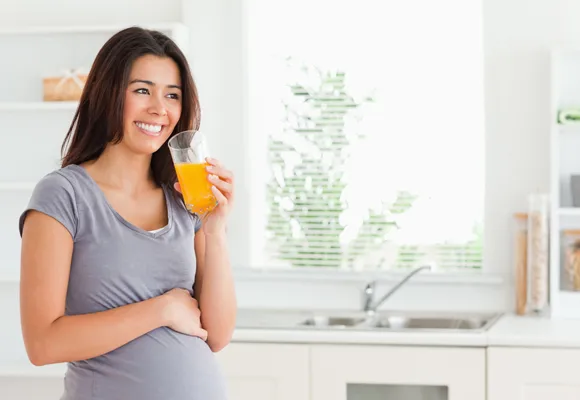 Bà bầu uống nước như thế nào là đúng cách?