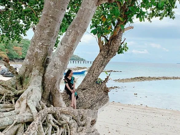 Bãi biển cát trắng ở Banda Aceh