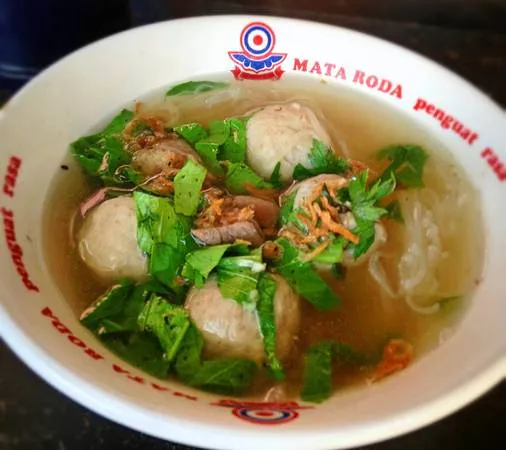 Bakso: Thịt viên bò ăn kèm bún hoặc mì