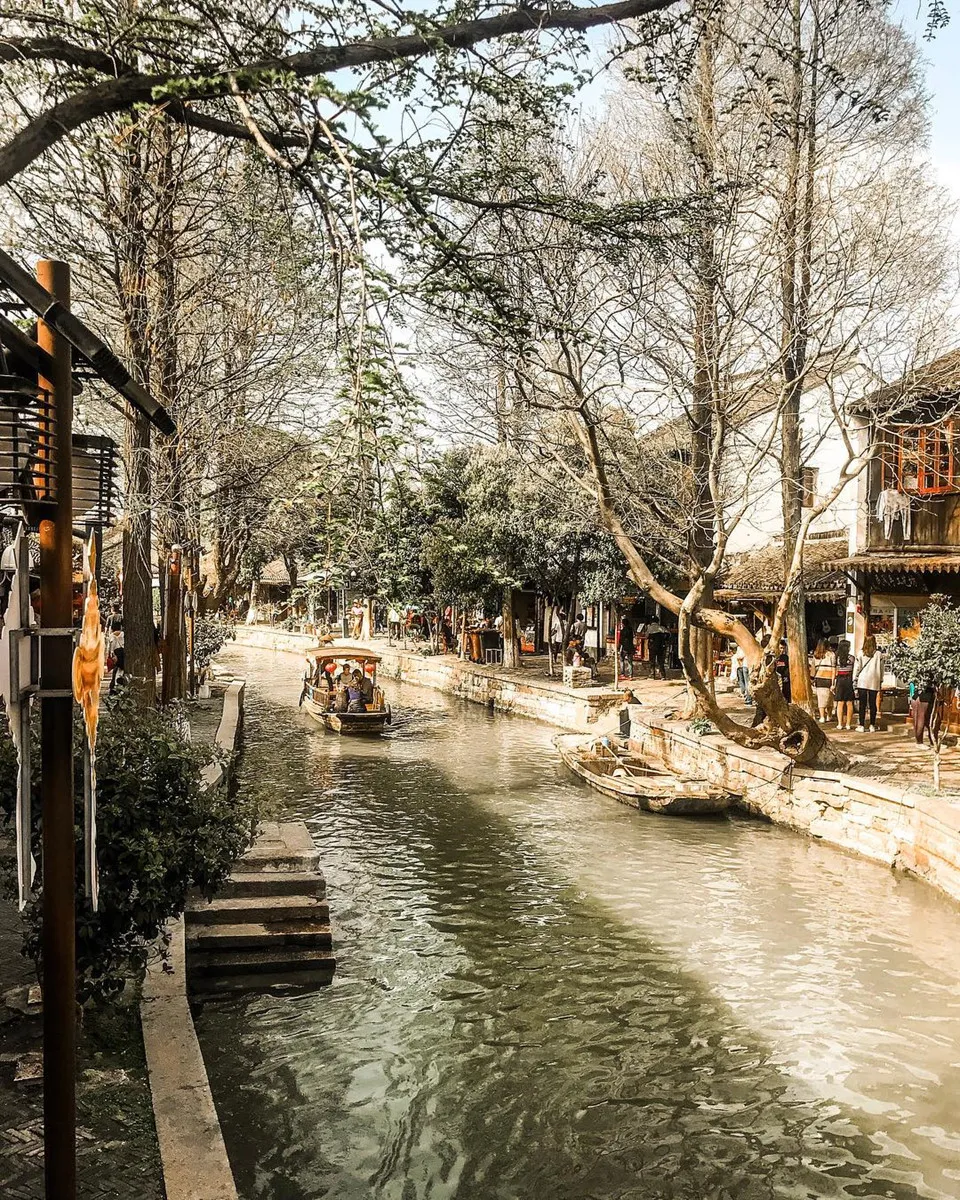 Bản đồ cổ trấn Chu Gia Giác có hình dáng như một chiếc quạt gấp. Ảnh: @liva_koz.