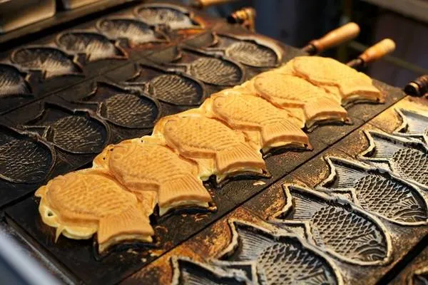 Bánh cá Taiyaki Nhật Bản với nhân đậu đỏ truyền thống. Ảnh: Miner8.