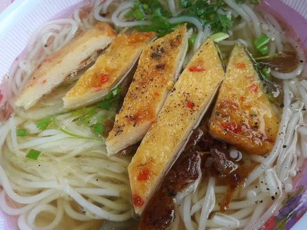 Bánh canh chả cá Ninh Thuận. Ảnh: Thuỳ Dương